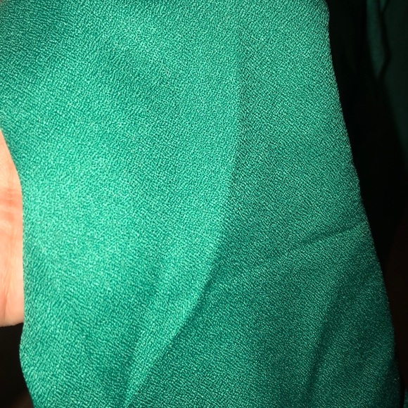 Green women’s blouse. Perfect for work. - Picture 2 of 4